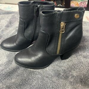 APT.9 Black Ankle Boots with Gold Zipper